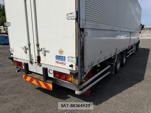 Isuzu GIGA 2016-02 8245276-15