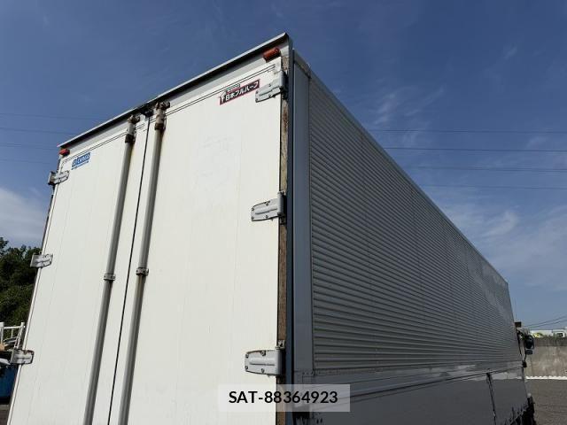 Isuzu GIGA 2016-02 8245276-16