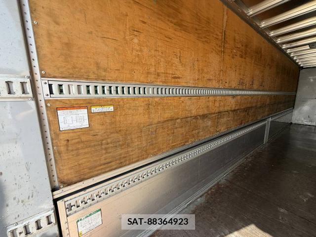 Isuzu GIGA 2016-02 8245276-28