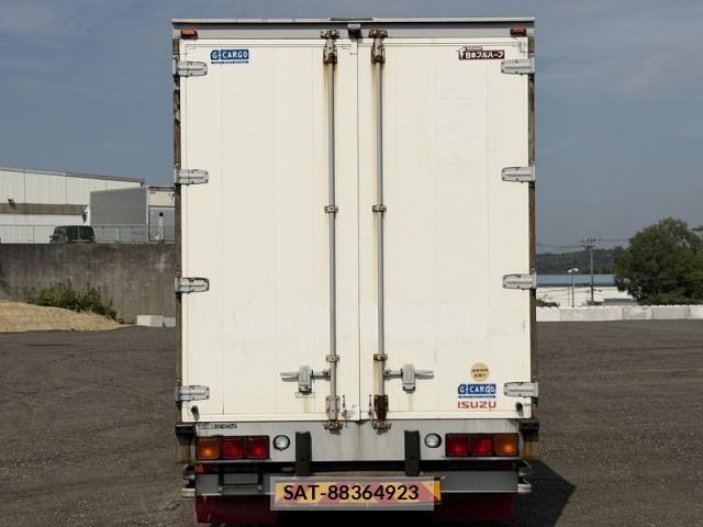 Isuzu GIGA 2016-02 8245276-4