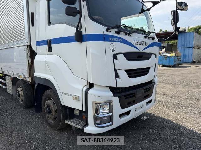 Isuzu GIGA 2016-02 8245276-8