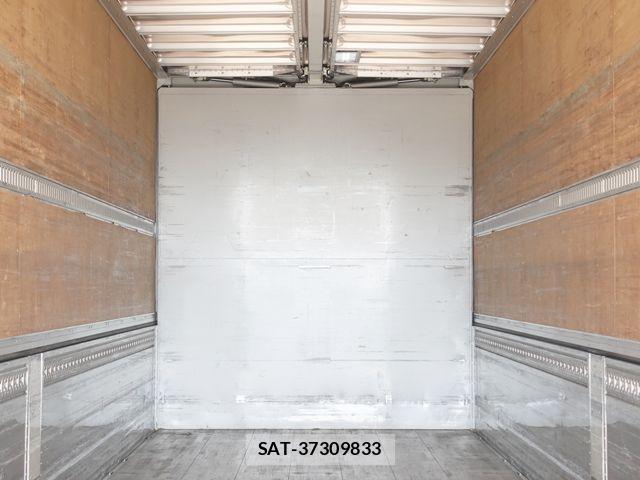 Isuzu GIGA 2016-07 8245274-11