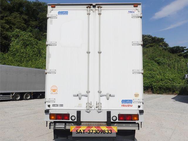 Isuzu GIGA 2016-07 8245274-5