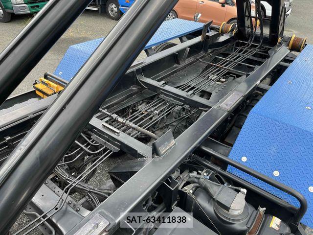 Isuzu GIGA 2016-03 8245275-13