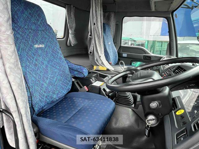 Isuzu GIGA 2016-03 8245275-19
