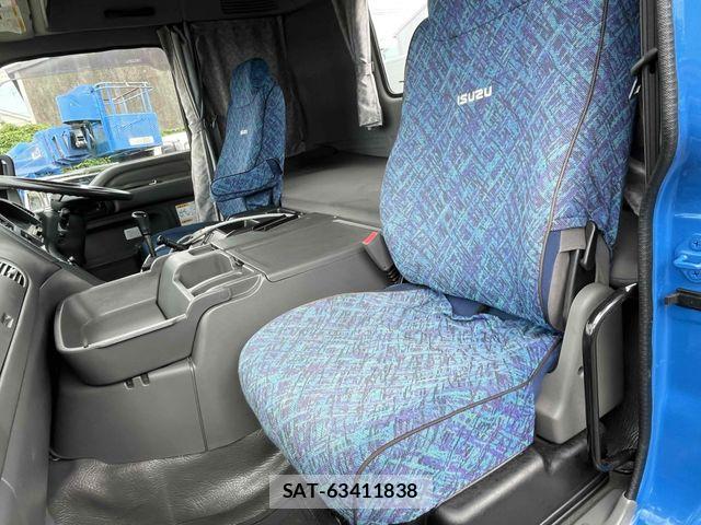 Isuzu GIGA 2016-03 8245275-24