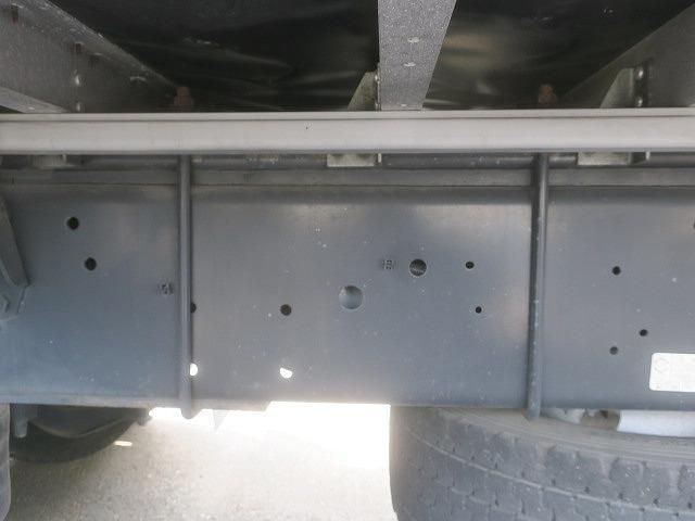 Isuzu GIGA 2018-12 8311128-11