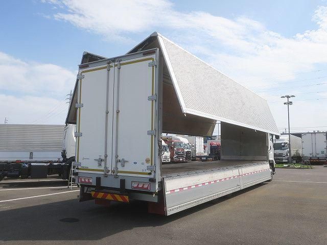 Isuzu GIGA 2018-12 8311128-7