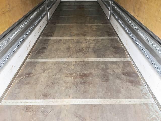 Isuzu GIGA 2018-07 8311126-9