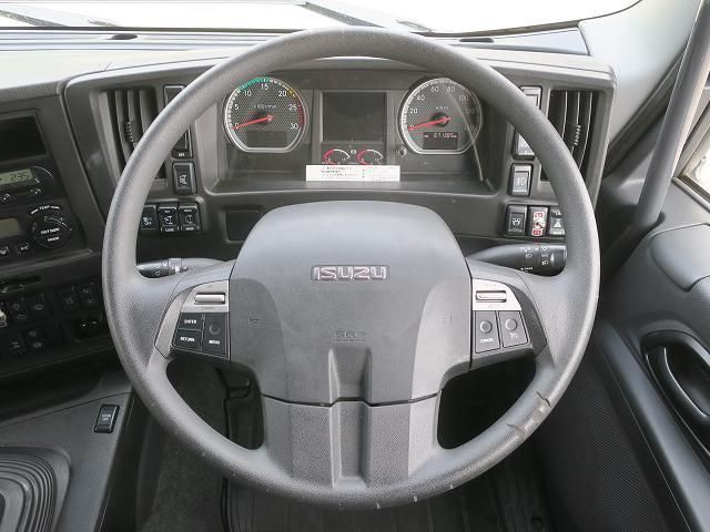 Isuzu GIGA 2018-07 8311126-15