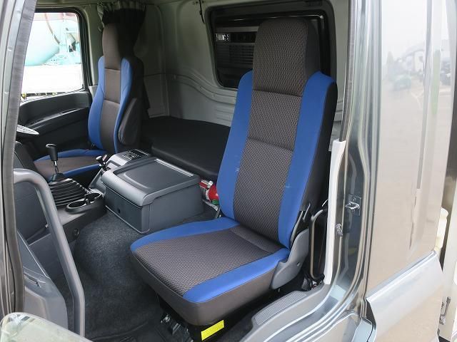 Isuzu GIGA 2018-07 8311126-21