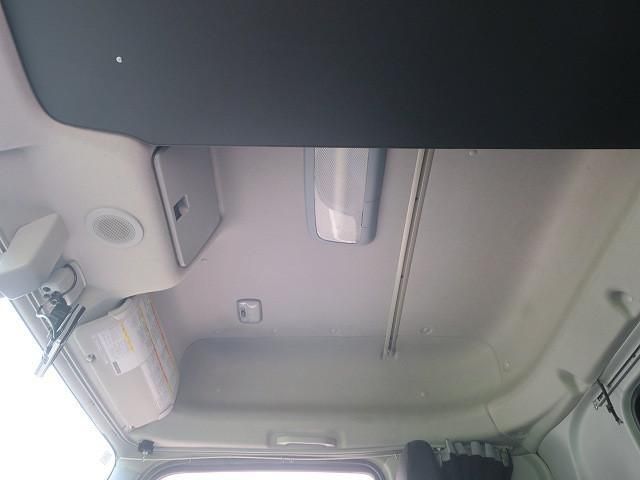 Isuzu GIGA 2018-07 8311126-23