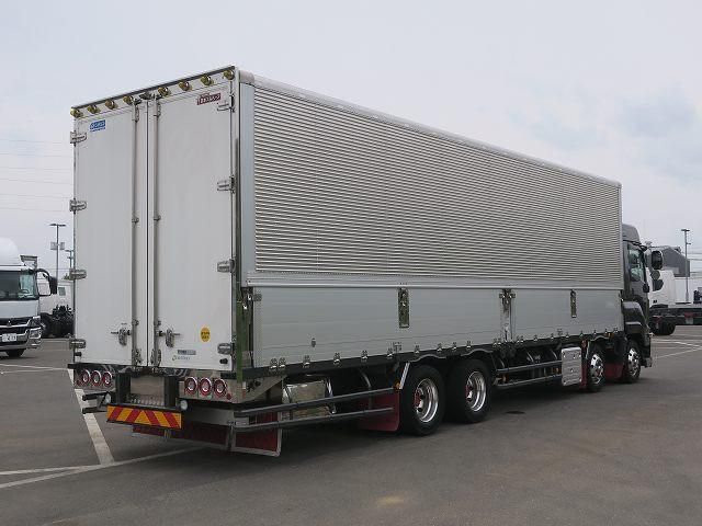 Isuzu GIGA 2018-07 8311126-2