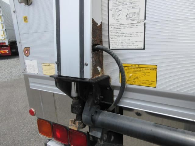 Isuzu GIGA 2018-03 8331937-9
