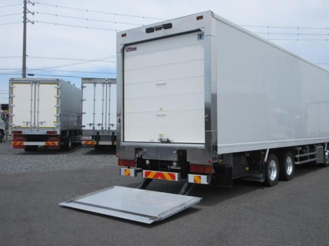 Isuzu GIGA 2018-03 8331937-10
