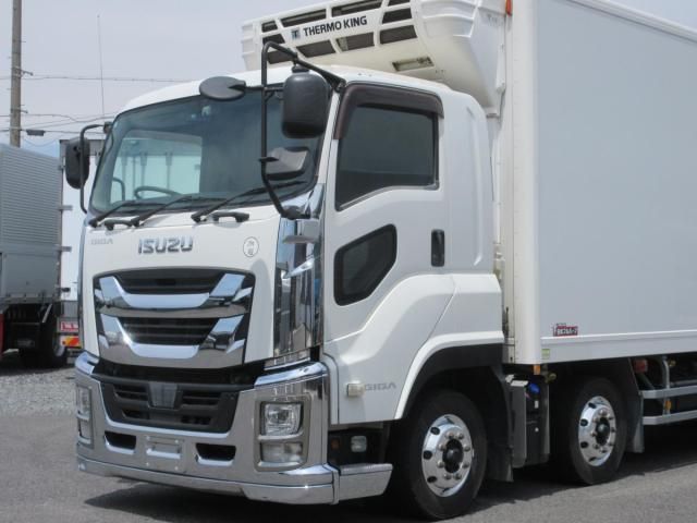 Isuzu GIGA 2018-03 8331937-4