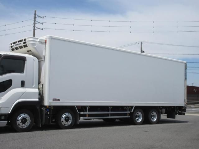 Isuzu GIGA 2018-03 8331937-5