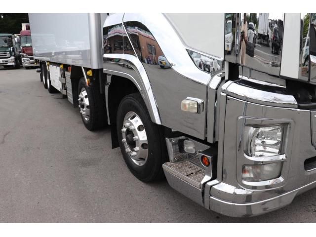 Isuzu GIGA 2016-05 8331936-9