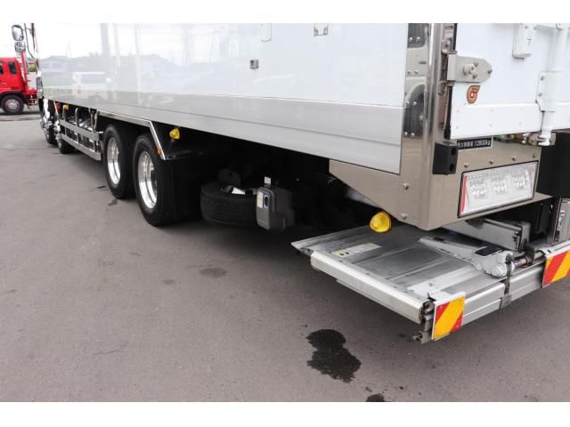 Isuzu GIGA 2016-05 8331936-11