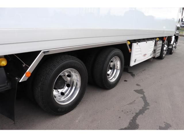 Isuzu GIGA 2016-05 8331936-15