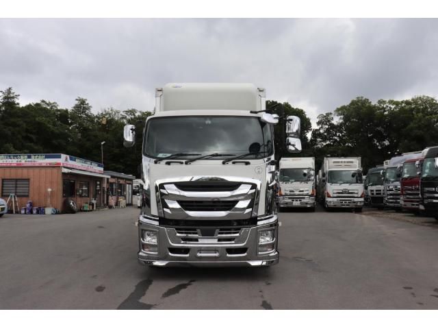 Isuzu GIGA 2016-05 8331936-1