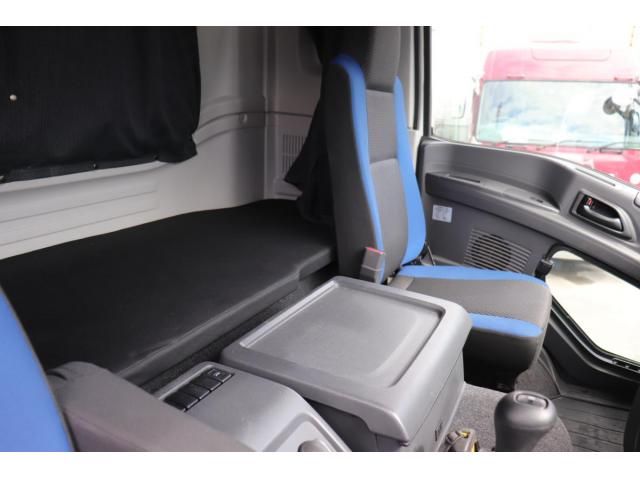 Isuzu GIGA 2016-05 8331936-25