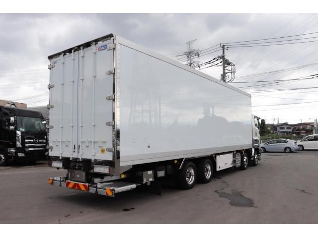 Isuzu GIGA 2016-05 8331936-5
