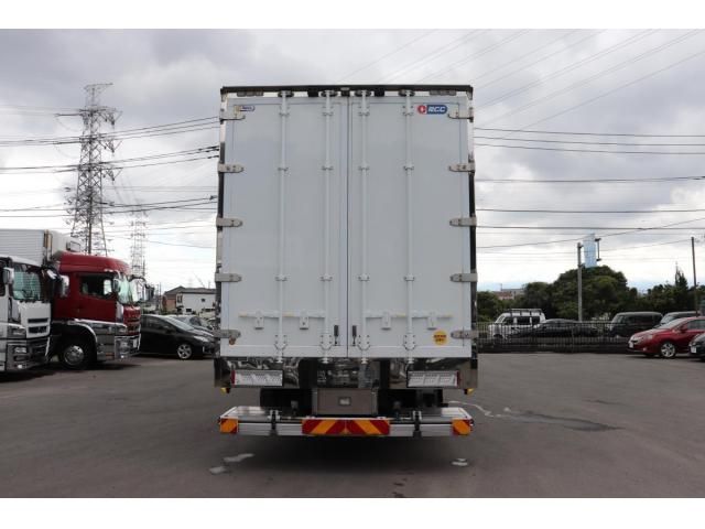 Isuzu GIGA 2016-05 8331936-6