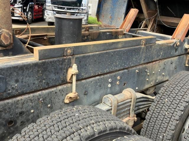 Isuzu GIGA 2012-05 8331940-16