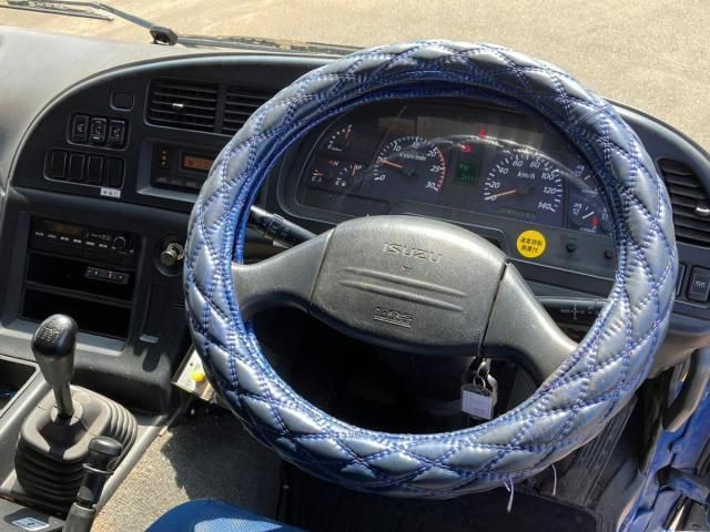Isuzu GIGA 2012-05 8331940-22