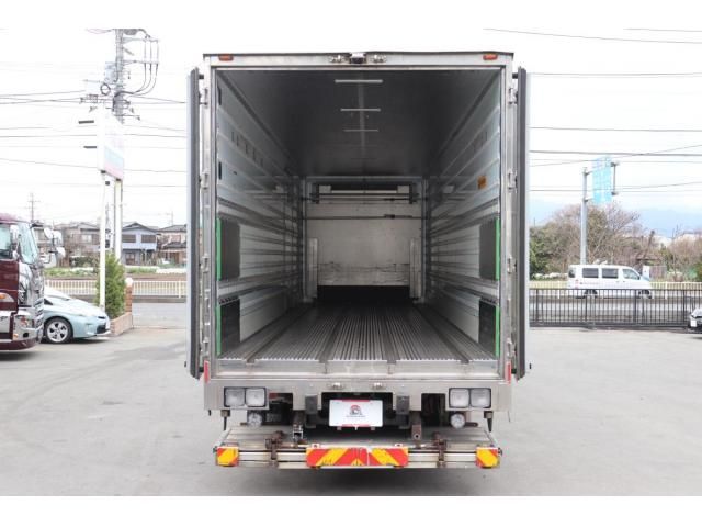 Isuzu GIGA 2015-12 8331939-9