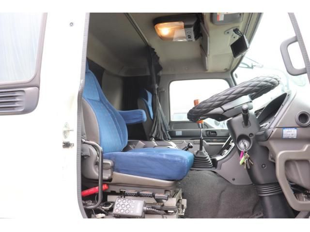 Isuzu GIGA 2015-12 8331939-15