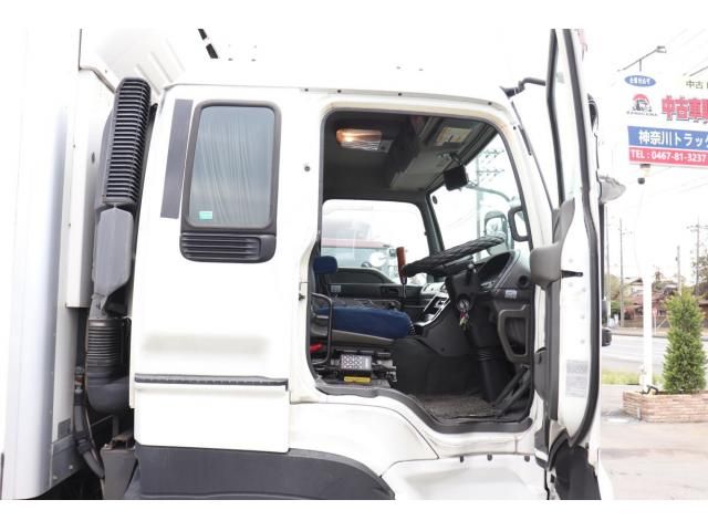 Isuzu GIGA 2015-12 8331939-16