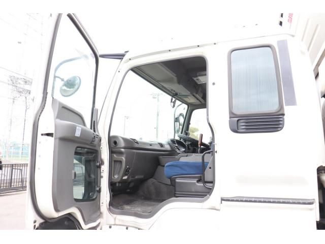 Isuzu GIGA 2015-12 8331939-18