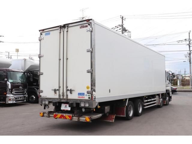 Isuzu GIGA 2015-12 8331939-5