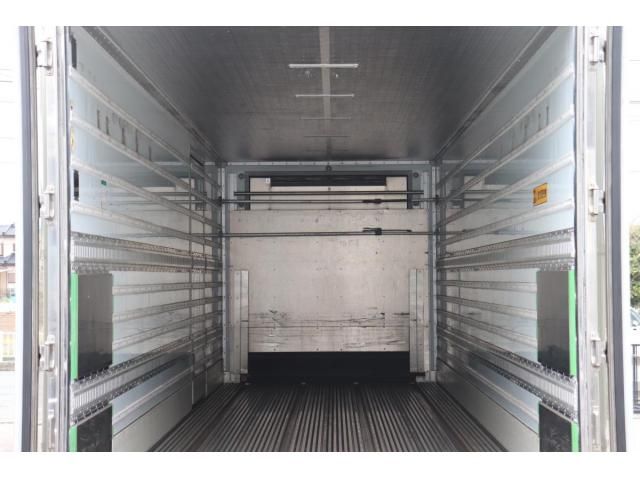 Isuzu GIGA 2015-12 8331939-8