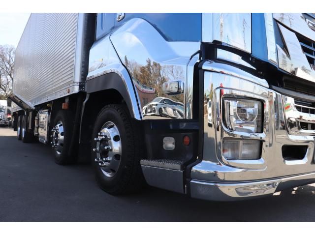 Isuzu GIGA 2020-09 8331931-6