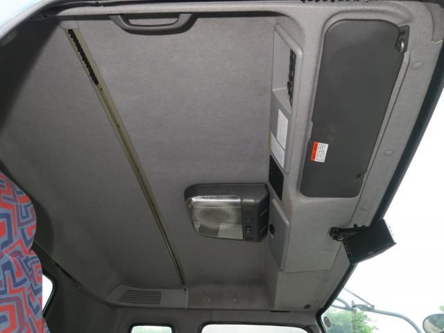 Isuzu GIGA 2007-04 8331938-27
