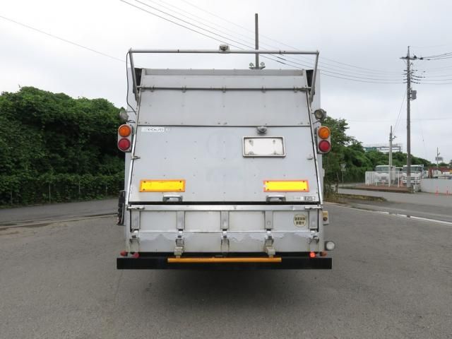 Isuzu GIGA 2007-04 8331938-4