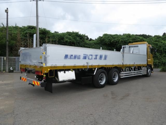 Isuzu GIGA 2022-06 8331932-3