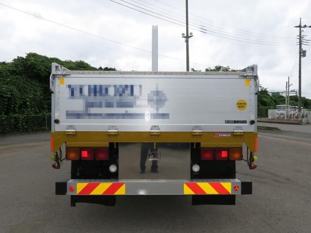Isuzu GIGA 2022-06 8331932-4