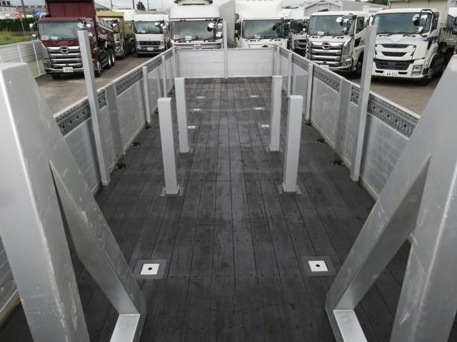 Isuzu GIGA 2022-06 8331932-7