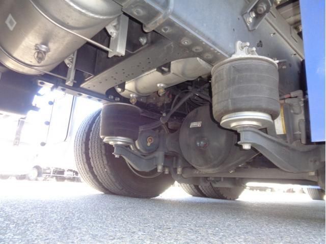 Isuzu GIGA 2024-03 8331933-15