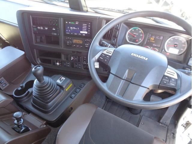 Isuzu GIGA 2024-03 8331933-29