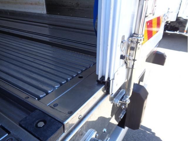 Isuzu GIGA 2024-03 8331933-7