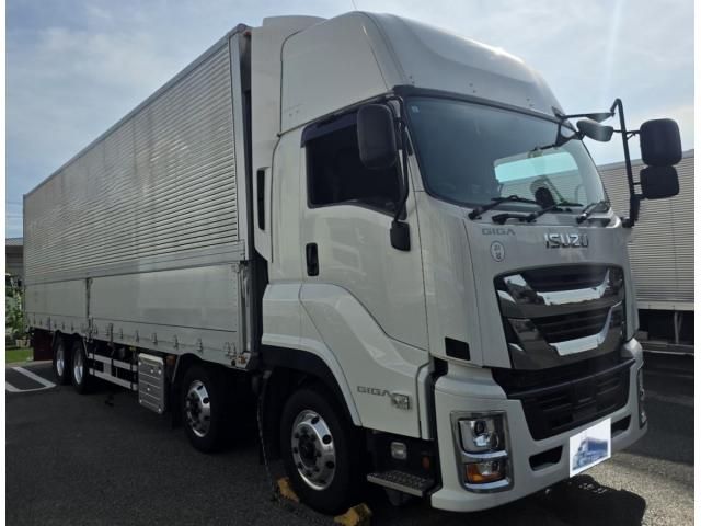 Isuzu GIGA 2020-12 8331934-0
