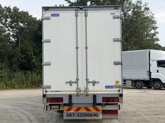 Isuzu GIGA 2013-01 8366067-8