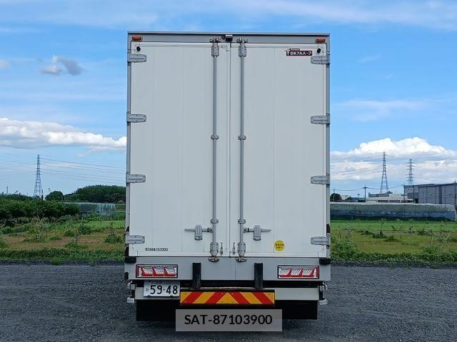 Isuzu GIGA 2014-01 8366066-11
