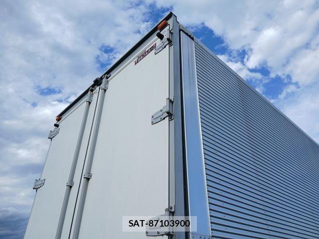Isuzu GIGA 2014-01 8366066-23