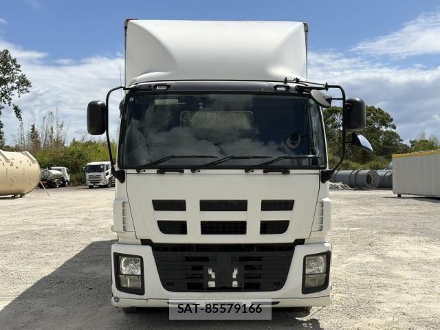 Isuzu GIGA 2013-01 8412628-3